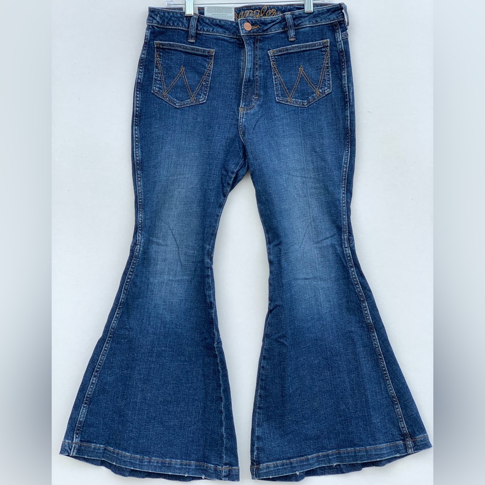 Wrangler  Women's Blue Flared Trumpet Retro Jeans High Rise 31X30